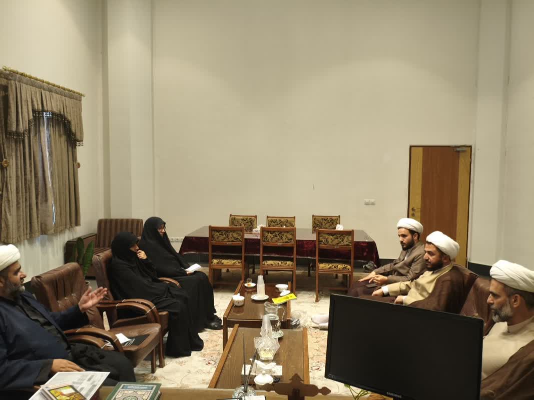 جلسه هم‌اندیشی میان کتابخانه آستان مقدس حضرت فاطمه معصومه (س)، انتشارات جامعه الزهرا (س) و انتشارات زائر